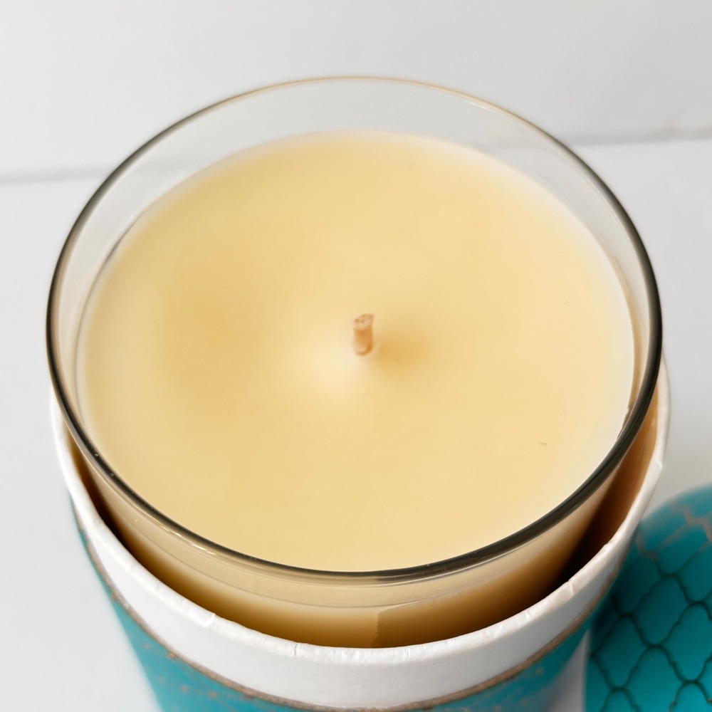 Archipelago Chalet Soy Candle 9 oz Bergamot Lemon Leaf Pressed Flowers New - Picture 5 of 6